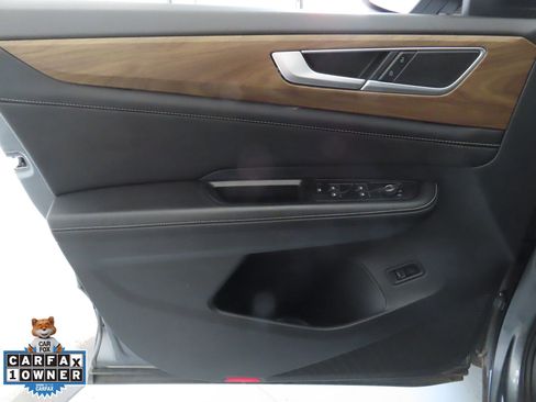 Used 2024 Volkswagen Atlas SE image 11