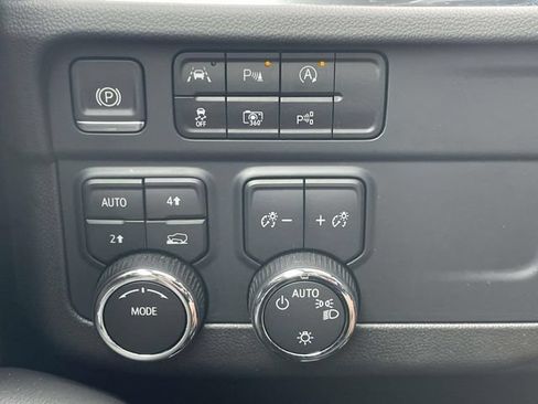 Used 2025 Chevrolet Tahoe LT AWD/4WD image 26