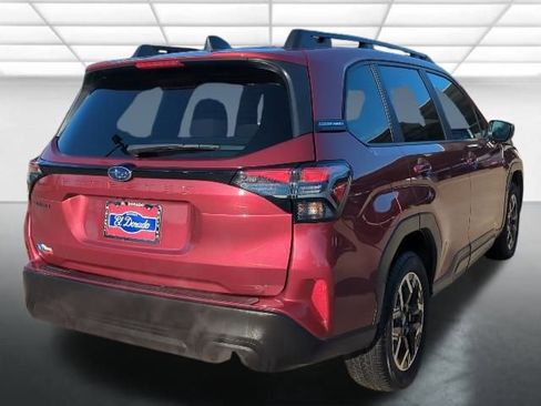 Used 2025 Subaru Forester Premium image 27