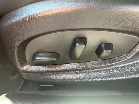 Used 2017 Chevrolet Impala LT FWD image 27