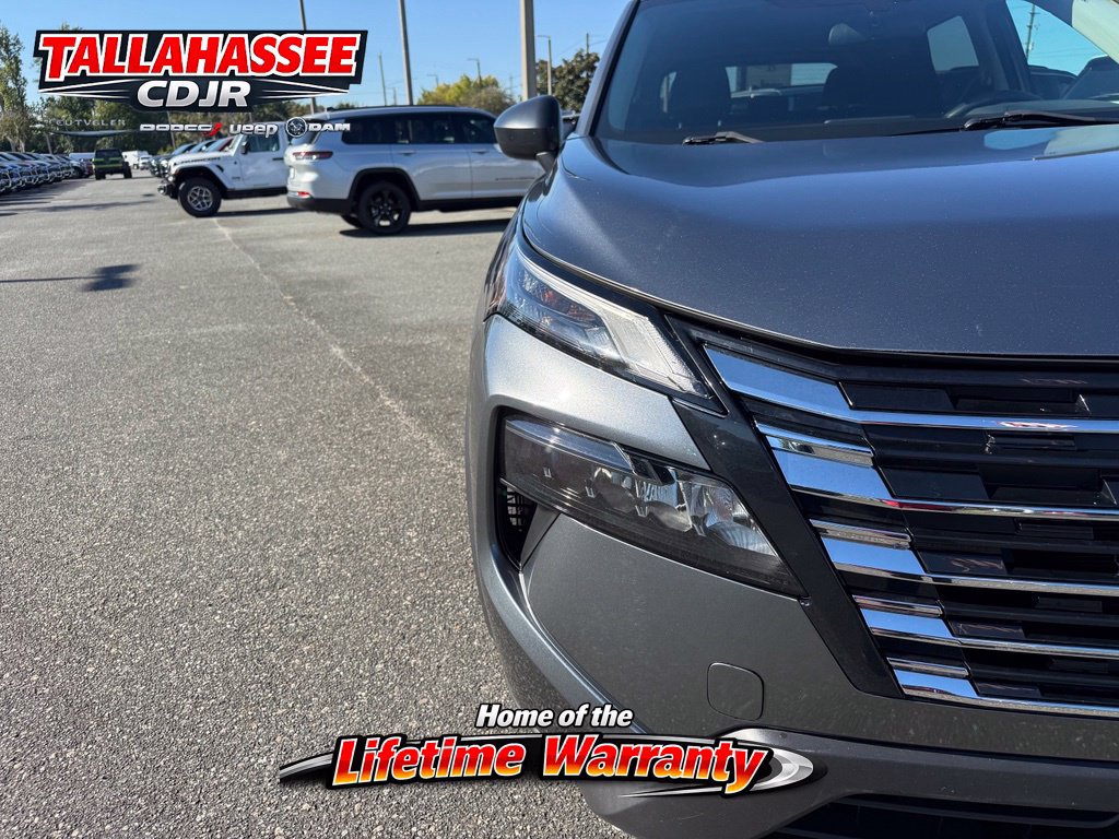 Used 2024 Nissan Rogue S AWD/4WD image 14
