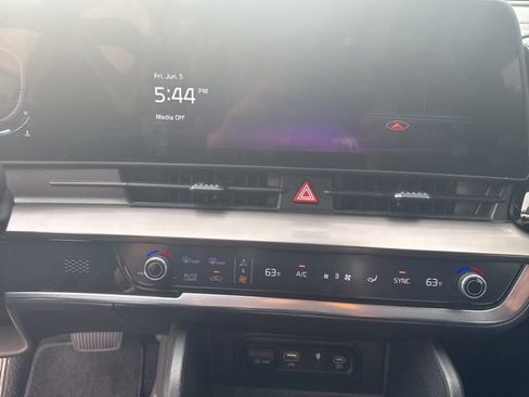 Used 2023 Kia Sportage EX FWD image 8