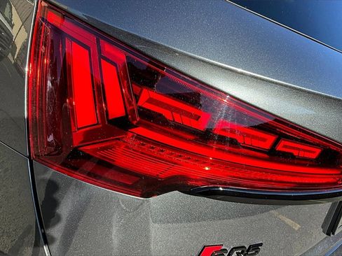 Used 2024 Audi SQ5 Prestige image 23