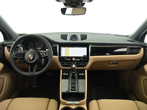 Used 2025 Porsche Macan image 39