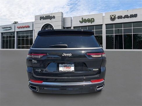 New 2025 Jeep Grand Cherokee L Summit w/ Luxury Tech Group V image 5