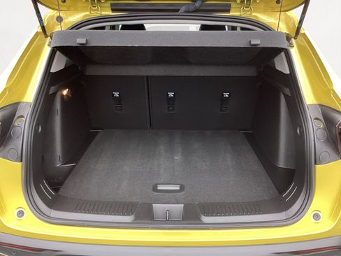 Used 2024 Chevrolet Trax ACTIV w/ Sunroof Package image 16