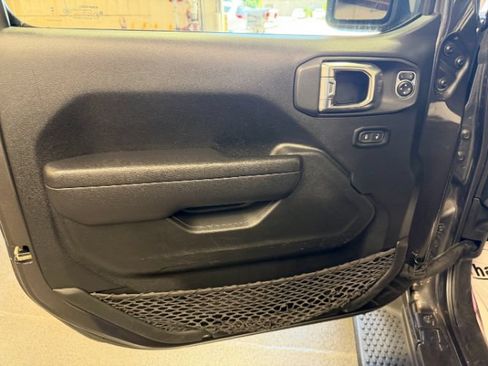 Used 2023 Jeep Wrangler Unlimited Sport AWD/4WD image 9