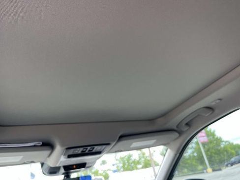 Used 2023 Nissan Rogue SL w/ SL Premium Package FWD image 14