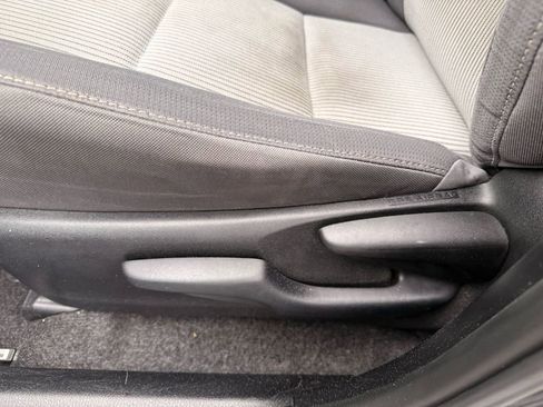 Used 2015 Toyota RAV4 XLE image 17