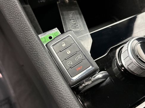 Used 2023 Jeep Grand Cherokee L Limited w/ Black Appearance Package image 24