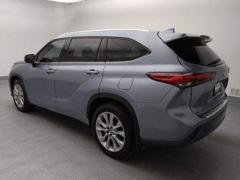 Used 2020 Toyota Highlander Limited image 3