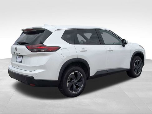 Used 2025 Nissan Rogue SV FWD image 4