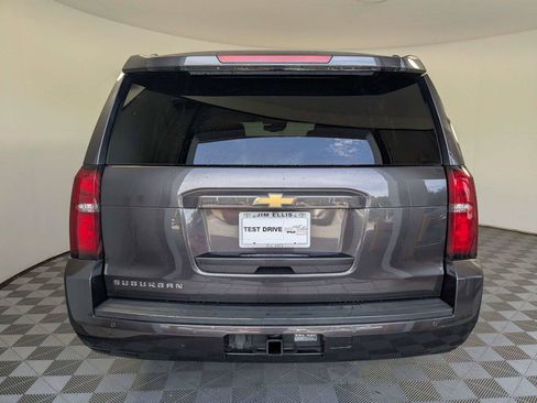 Used 2017 Chevrolet Suburban LT RWD image 6