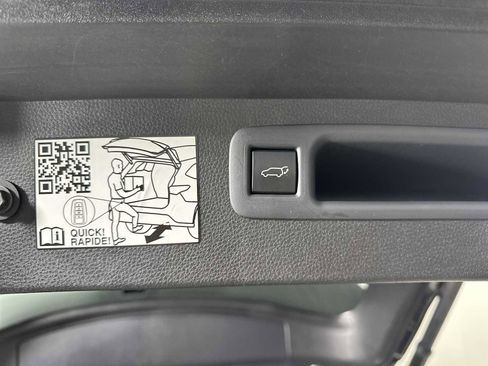 Used 2023 Toyota Highlander Limited image 39