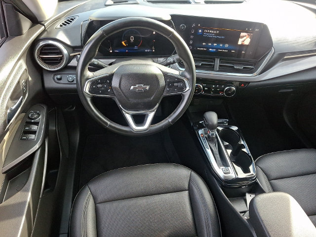 Used 2024 Chevrolet Trax ACTIV FWD image 2