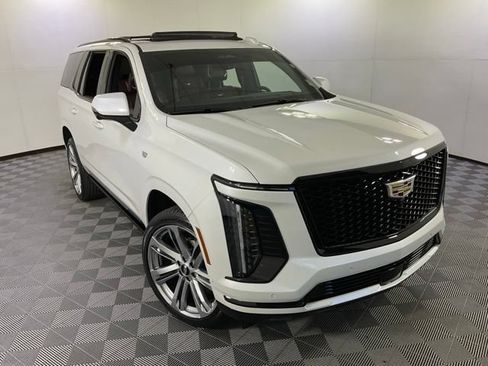 Used 2025 Cadillac Escalade Sport w/ Touring Package AWD/4WD image 41