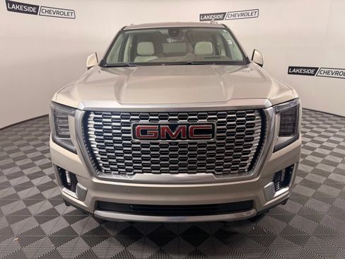 Used 2021 GMC Yukon Denali w/ Denali Premium Package AWD/4WD image 8