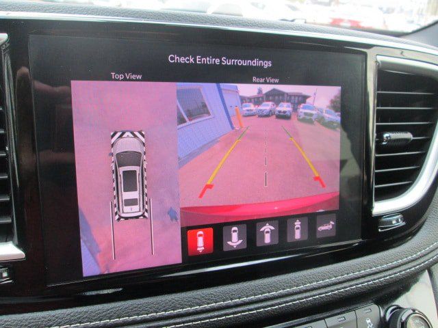 Used 2023 Chrysler Pacifica Touring-L w/ S Appearance Package AWD/4WD image 20