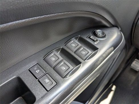 Used 2022 Chevrolet Colorado LT w/ LT Convenience Package image 24