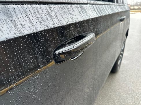 Used 2024 Cadillac Escalade ESV Sport w/ Touring Package image 12