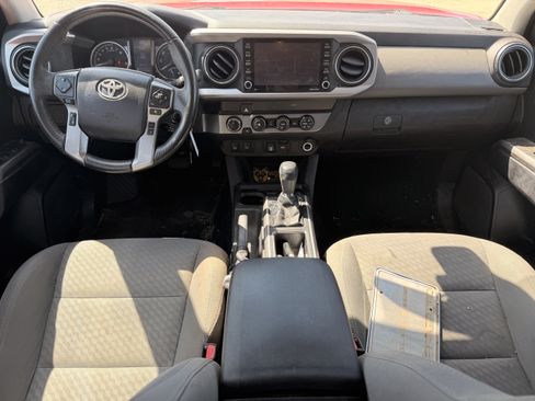 Used 2020 Toyota Tacoma SR5 w/ Technology Package AWD/4WD image 18