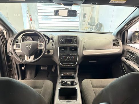 Used 2015 Dodge Grand Caravan SXT w/ Blacktop Package FWD image 20