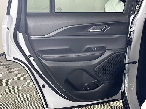 New 2025 Jeep Grand Cherokee Laredo X w/ Luxury Tech Group I image 19