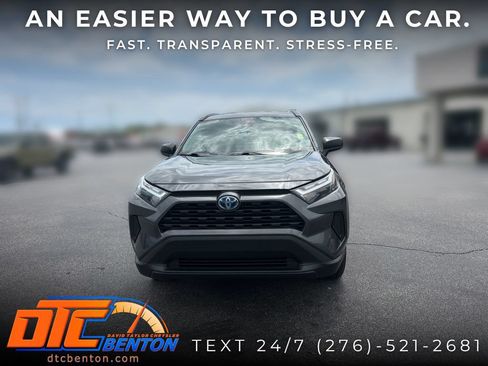 Used 2024 Toyota RAV4 LE AWD/4WD image 8