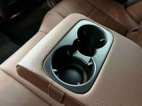 Used 2024 Mercedes-Benz GLE 350 4MATIC image 10