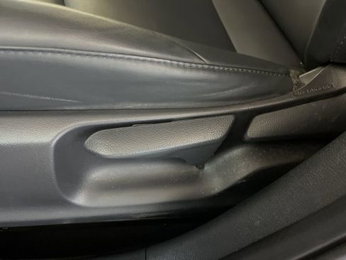 Used 2022 Toyota Prius XLE w/ Advanced Technology Package image 22