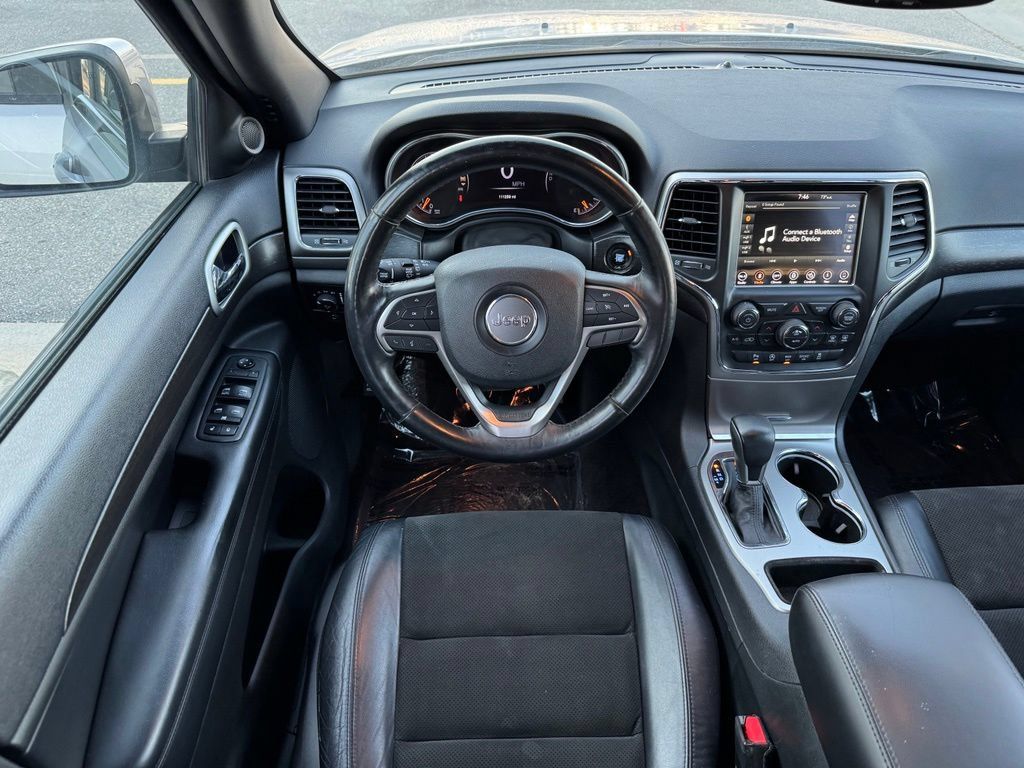 Used 2018 Jeep Grand Cherokee Altitude AWD/4WD image 11