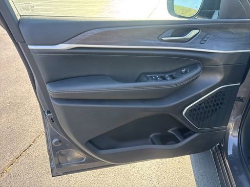 New 2026 Jeep Grand Cherokee L Limited image 13