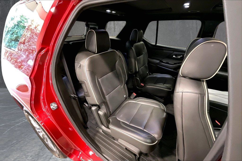 Used 2023 Chevrolet Traverse Premier AWD/4WD image 26