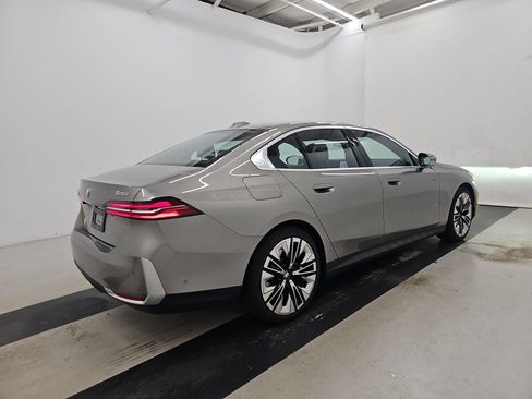 Used 2026 BMW 530i RWD image 4