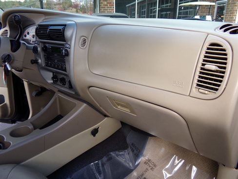 Used 2004 Ford Explorer Sport Trac 4x4 image 33
