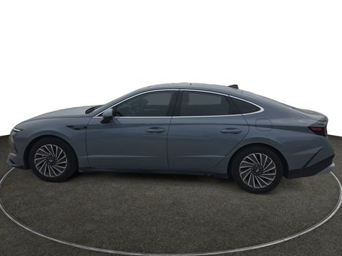 Used 2024 Hyundai Sonata Limited FWD image 2