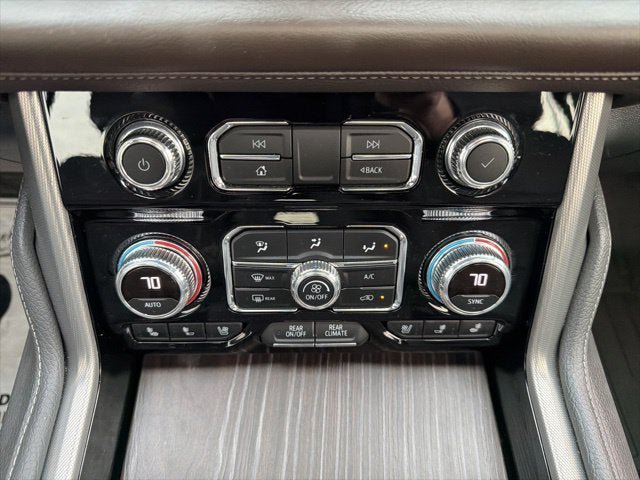 Used 2022 GMC Yukon XL Denali AWD/4WD image 28