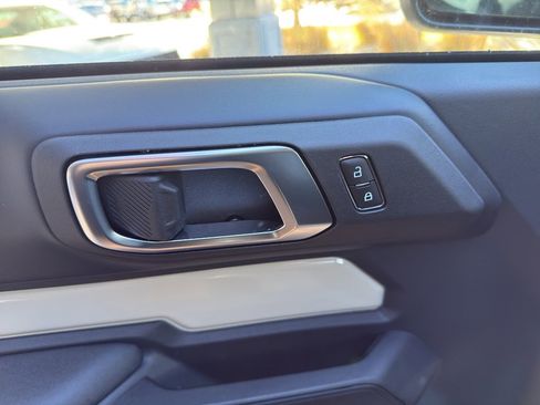 New 2025 Ford Bronco Badlands image 15