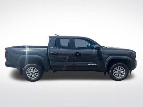 Used 2024 Toyota Tacoma SR5 AWD/4WD image 2