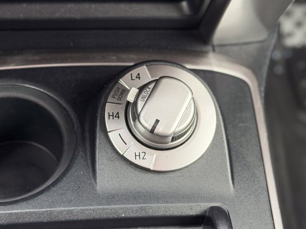 Used 2019 Toyota 4Runner SR5 AWD/4WD image 15
