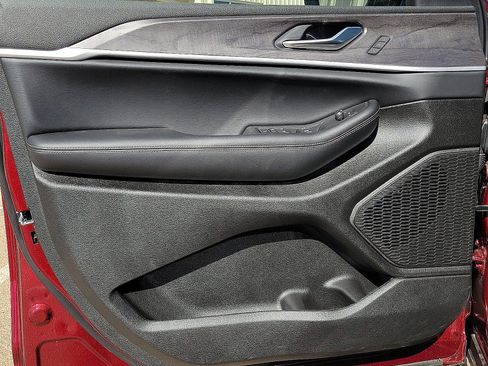 New 2025 Jeep Grand Cherokee Limited w/ Black Appearance Package image 10