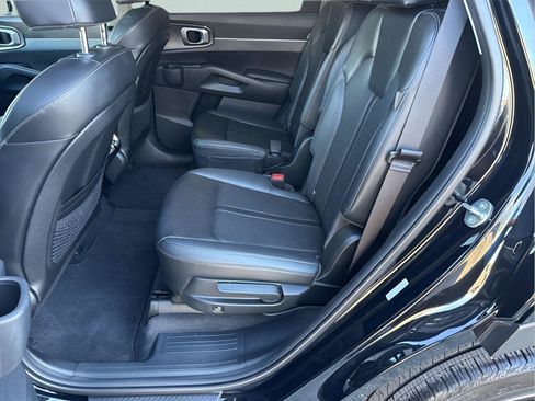 Used 2025 Kia Sorento EX w/ Panoramic Sunroof Package FWD image 23