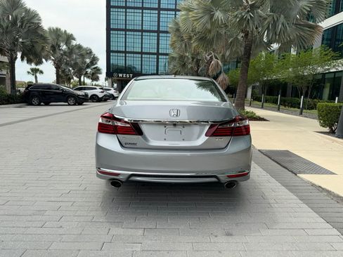 Used 2017 Honda Accord EX-L image 6