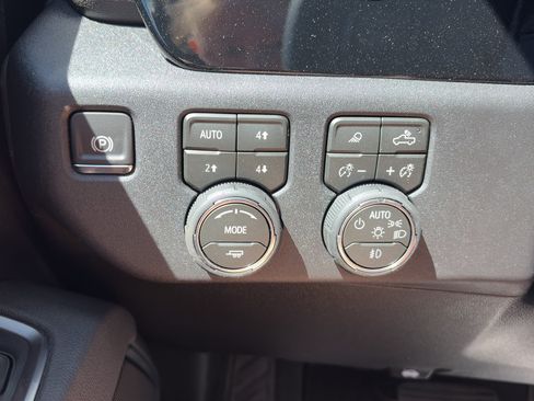 New 2026 Chevrolet Silverado 3500 LT w/ All Star Edition AWD/4WD image 14