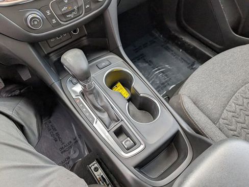 Used 2022 Chevrolet Equinox LT image 19