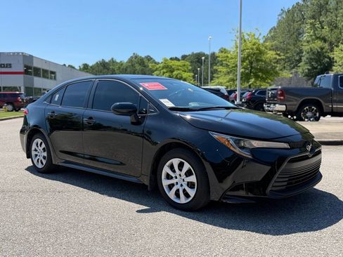Used 2025 Toyota Corolla LE FWD image 6