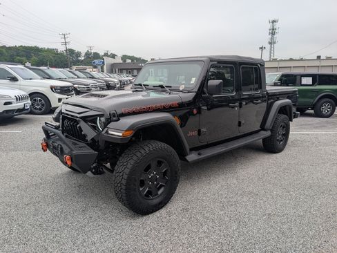 Used 2023 Jeep Gladiator Mojave w/ Cold Weather Group AWD/4WD image 2