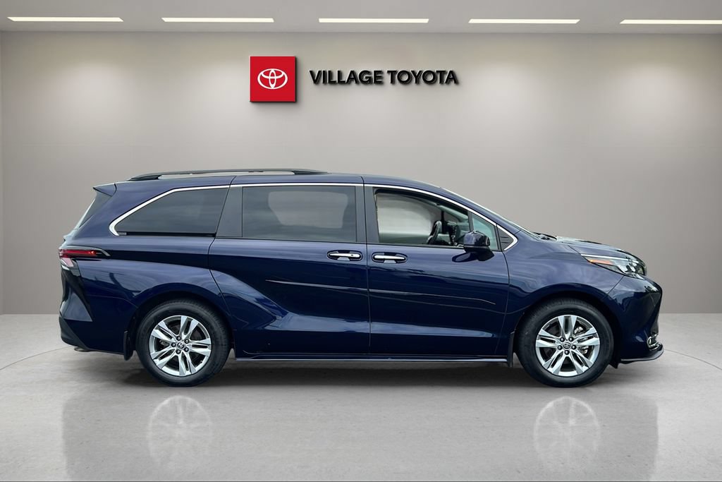 Certified 2024 Toyota Sienna XLE AWD/4WD image 6