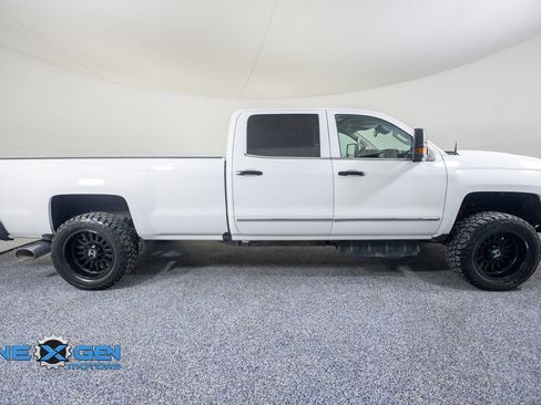 Used 2018 Chevrolet Silverado 3500 High Country w/ Duramax Plus Package AWD/4WD image 8