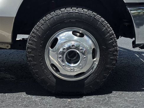 Used 2011 Ford F350 Lariat w/ Lariat Ultimate Pkg AWD/4WD image 46